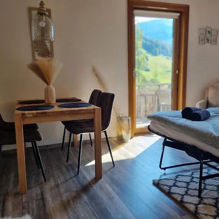 Skyview Apartment *